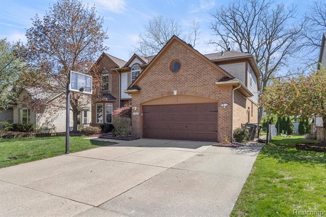 front view picture of 29839 Bobrich, Livonia, MI. 48152