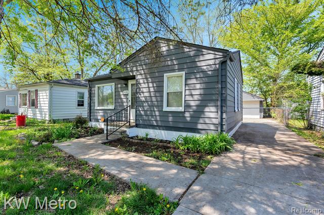 front view picture of 19391 Inkster, Livonia, MI. 48152