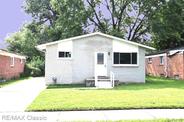front view picture of 19175 Inkster, Livonia, MI. 48152