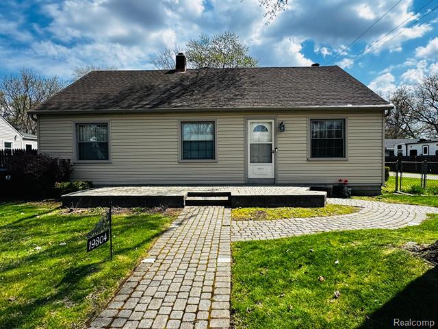 front view picture of 19304 Seminole, Redford, MI. 48240