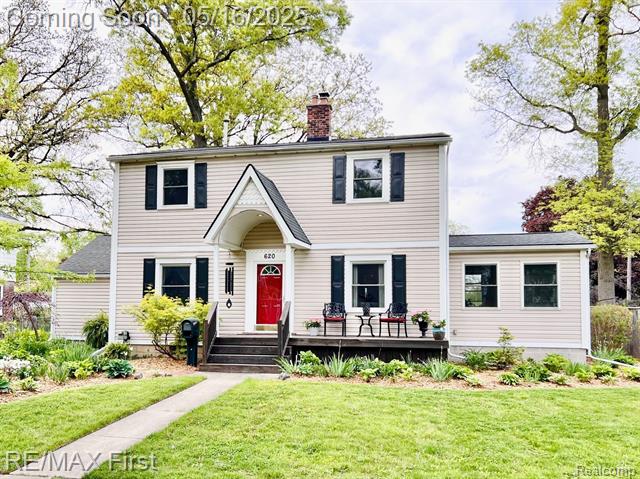 front view picture of 620 W Breckenridge St, Ferndale, MI. 48220