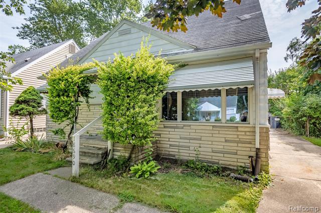 front view picture of 18690 Fox, Redford, MI. 48240