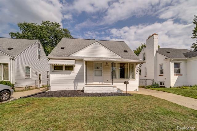 front view picture of 18496 Gaylord, Redford, MI. 48240