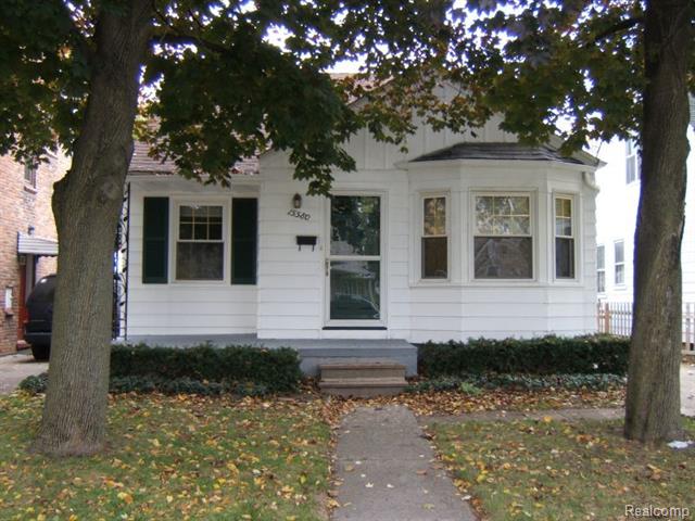 front view picture of 15580 Woodworth, Redford, MI. 48239