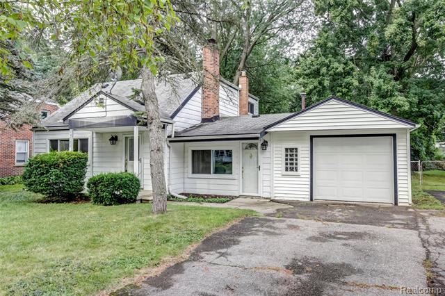 front view picture of 15785 Green Lane, Livonia, MI. 48154
