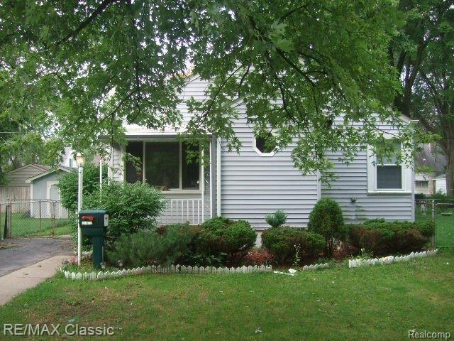 front view picture of 18693 Poinciana, Redford, MI. 48240