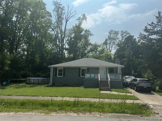 front view picture of 15571 Fenton, Redford, MI. 48239