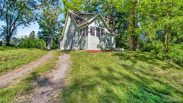 front view picture of 15543 Fenton, Redford, MI. 48239