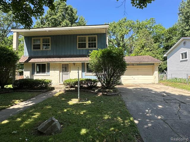 front view picture of 18993 Brentwood, Livonia, MI. 48152