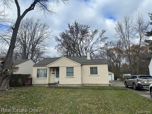 front view picture of 18261 Brentwood, Livonia, MI. 48152