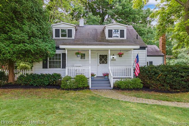 front view picture of 18400 Brentwood, Livonia, MI. 48152