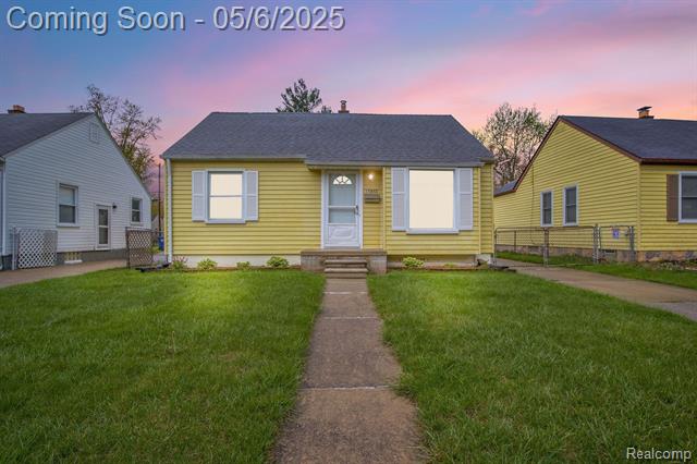 front view picture of 15853 Mac Arthur, Redford, MI. 48239