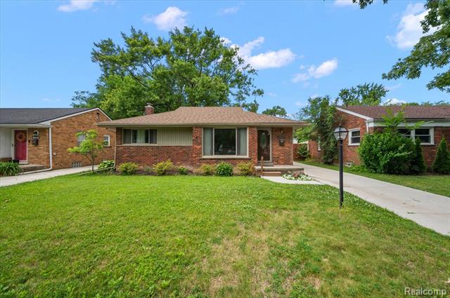 front view picture of 17677 Denby, Redford, MI. 48240
