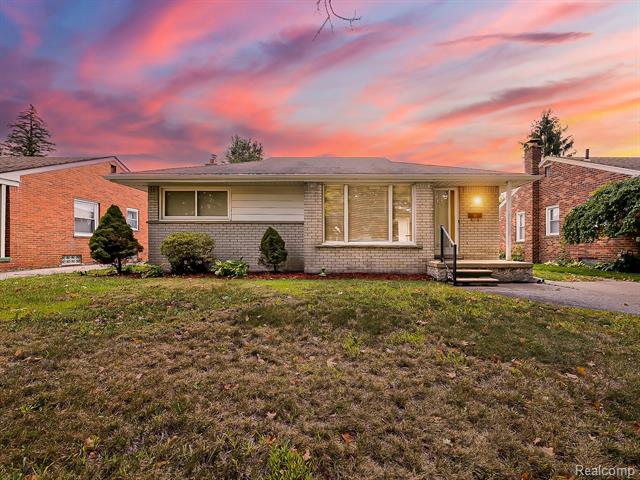 front view picture of 17694 Fox, Redford, MI. 48240