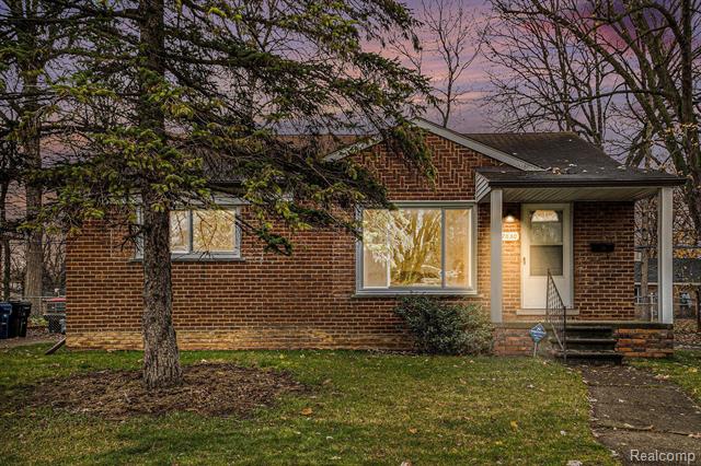 front view picture of 17630 Lennane, Redford, MI. 48240