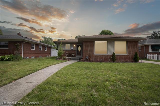 front view picture of 14266 Dixie, Redford, MI. 48239