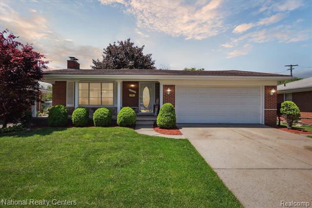 front view picture of 13929 Fenton, Redford, MI. 48239