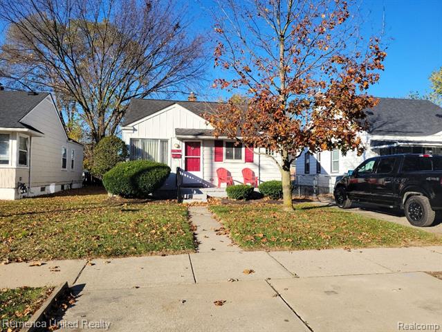 front view picture of 20017 Beech Daly, Redford, MI. 48240