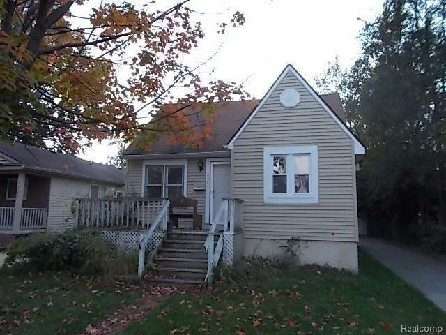 front view picture of 19361 Wakenden, Redford, MI. 48240
