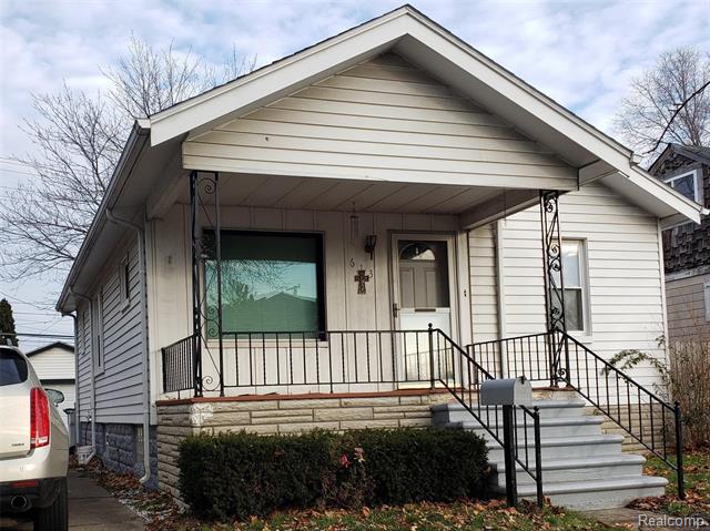 front view picture of 613 E Woodruff Ave, Hazel Park, MI. 48030