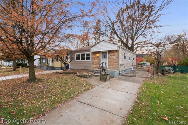 front view picture of 19157 Centralia, Redford, MI. 48240