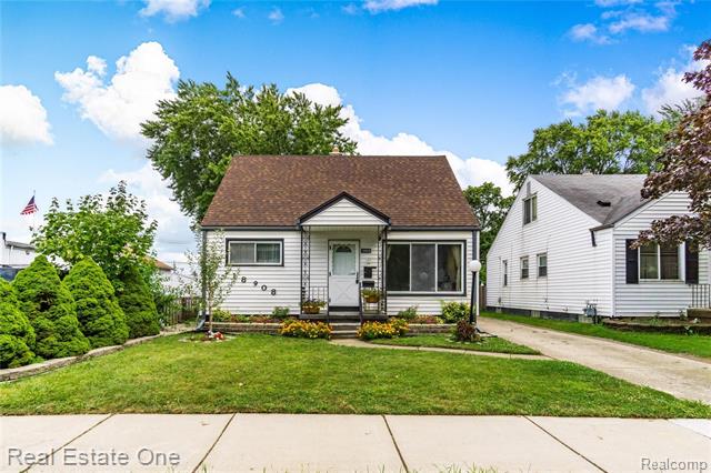 front view picture of 18908 Garfield, Redford, MI. 48240