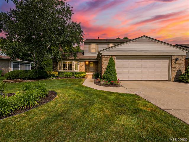 front view picture of 23944 Greening Dr, Novi, MI. 48375