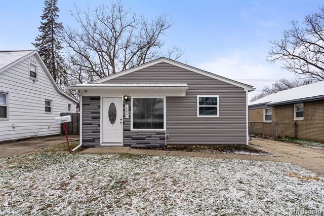 front view picture of 18661 Wakenden, Redford, MI. 48240