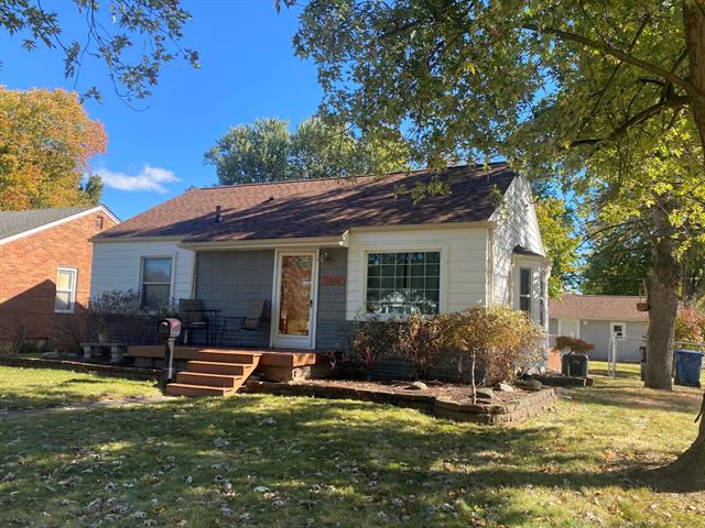 front view picture of 17606 Norborne, Redford, MI. 48240