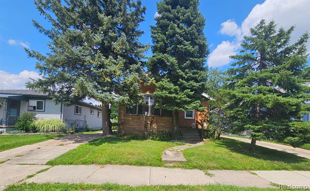 front view picture of 605 E Woodruff Ave, Hazel Park, MI. 48030