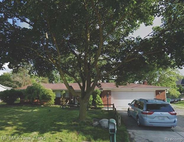 front view picture of 41981 Quince Dr, Novi, MI. 48375