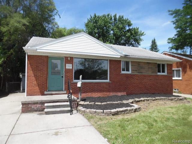 front view picture of 17401 Beech Daly, Redford, MI. 48240