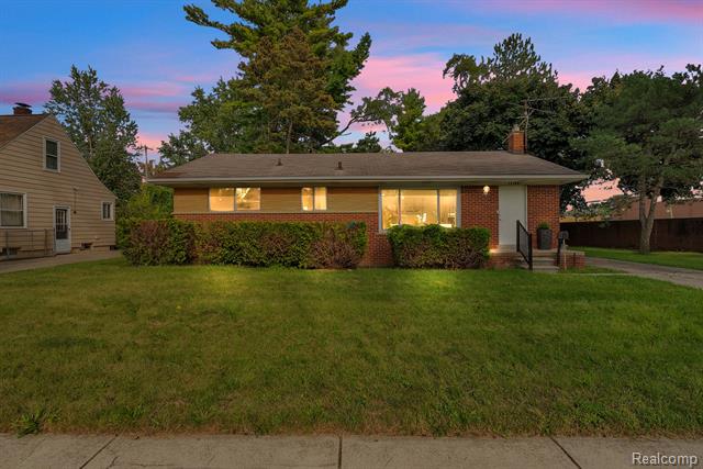 front view picture of 17150 Wakenden, Redford, MI. 48240