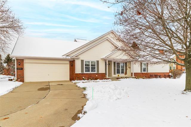 front view picture of 16352 Country Knoll Dr Eagle Trace Dr, Northville, MI. 48168