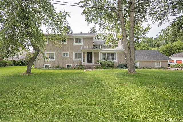 front view picture of 30853 Rockdale Ave, Farmington, MI. 48336