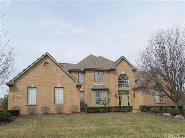 front view picture of 17395 Willow Ridge Dr, Northville, MI. 48168