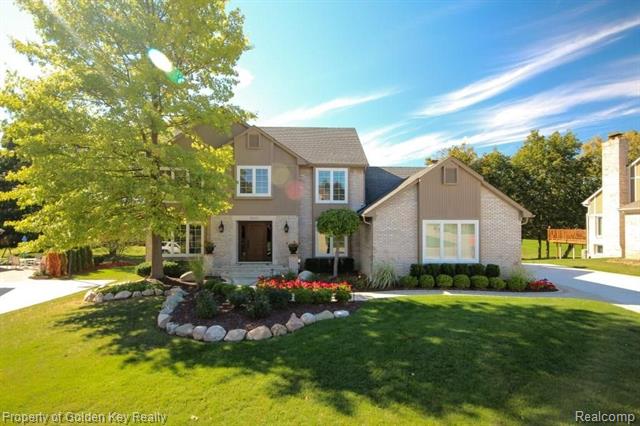 front view picture of 18040 W Northville Trl, Northville, MI. 48168