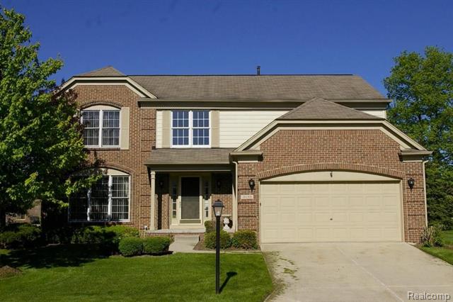 front view picture of 16185 Country Knoll Dr, Northville, MI. 48168