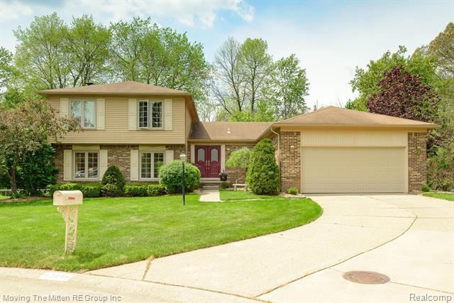 front view picture of 42845 Inverness Ct, Northville, MI. 48168