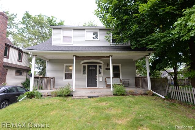 front view picture of 1924 Pinecrest Dr, Ferndale, MI. 48220