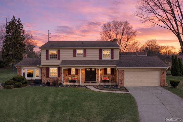front view picture of 41862 Baintree Cir, Northville, MI. 48168