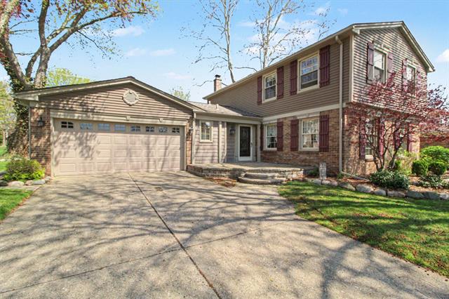 front view picture of 41826 Sunnydale Ln, Northville, MI. 48168