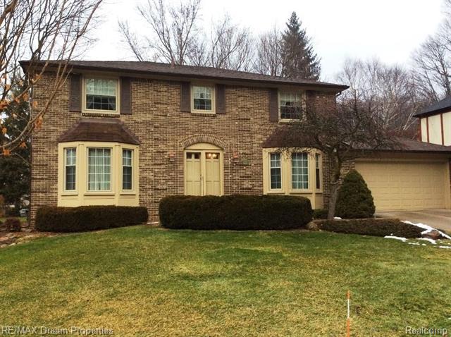 front view picture of 42369 Crestview Cir, Northville, MI. 48168