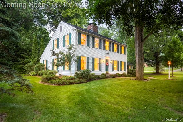 front view picture of 18410 Fermanagh Ct, Northville, MI. 48168