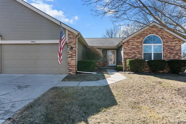 front view picture of 19422 Cardene Ct, Northville, MI. 48167