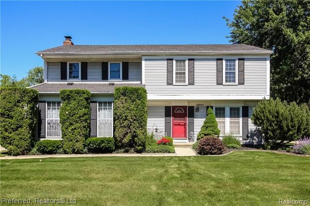 front view picture of 19864 Scenic Harbour Dr, Northville, MI. 48167