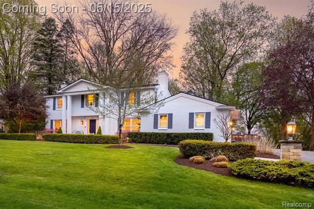 front view picture of 20248 Woodhill Dr, Northville, MI. 48167