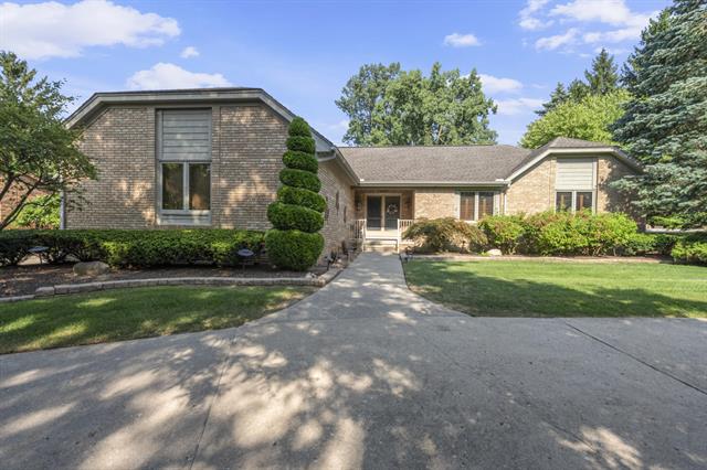 front view picture of 20240 Woodcreek Blvd, Northville, MI. 48167