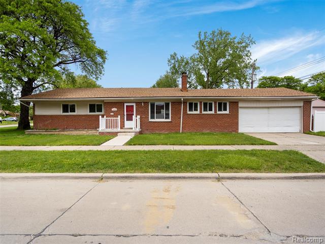 front view picture of 23400 Marlow Ave, Oak Park, MI. 48237
