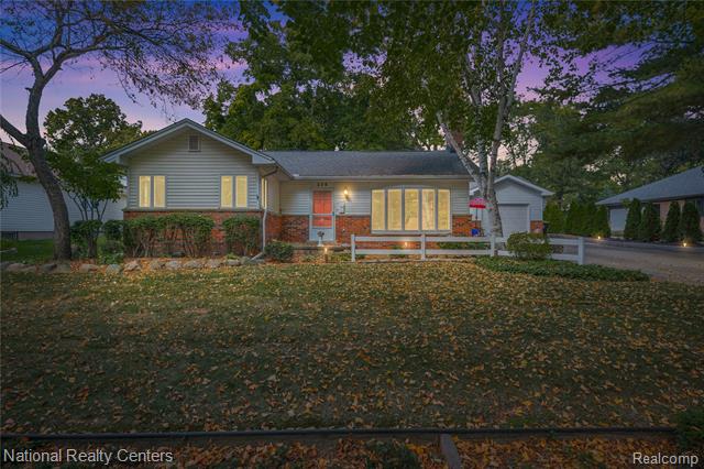front view picture of 356 Fairbrook, Northville, MI. 48167